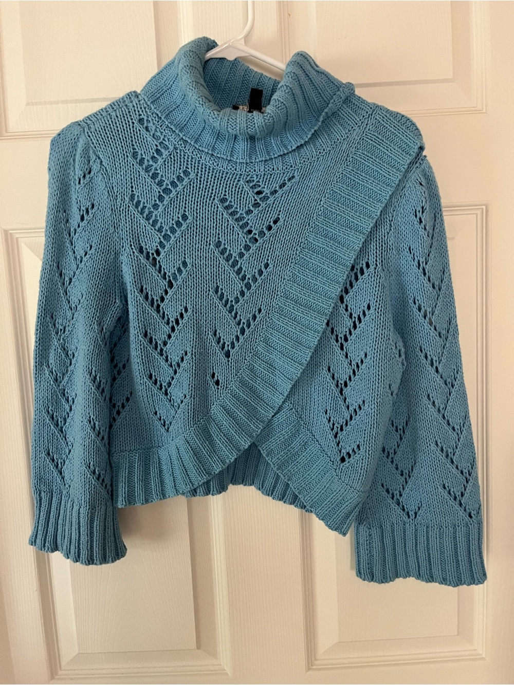 bebe SzL Light Blue Loose Knit Turtleneck Mock Wrap Crop Sweater